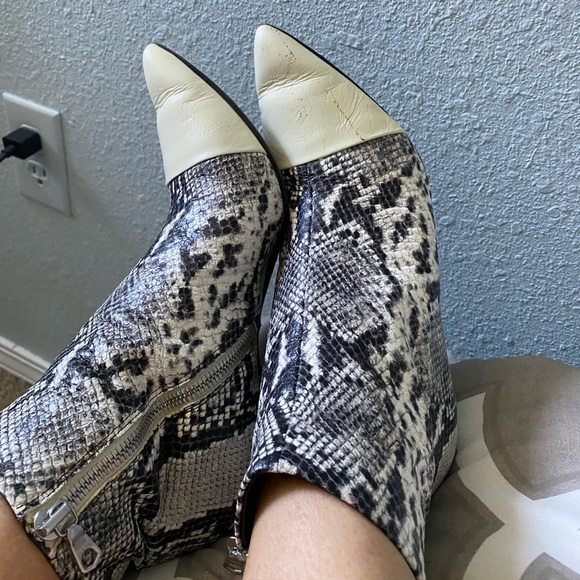 ***Sold****Rag & Bone Leather Beha Ankle Booties - So unique!! - Picture 11 of 13